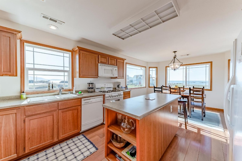 Crescent City Beach House